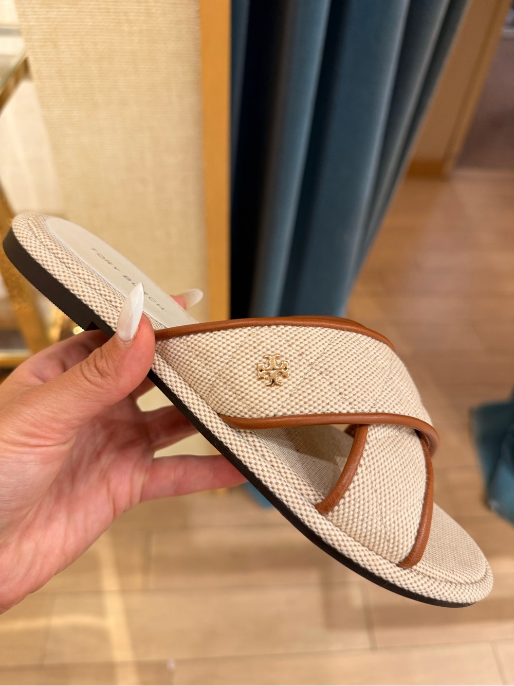 Tory Burch Willa Criss Cross Flat Slide Sandals Natural Canvas Brown Leather - Picture 5 of 7